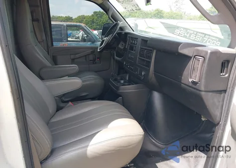 2018 Chevrolet Express 2500 Work Van from USA, damaged, VIN 1GCWGAFP0J1342902